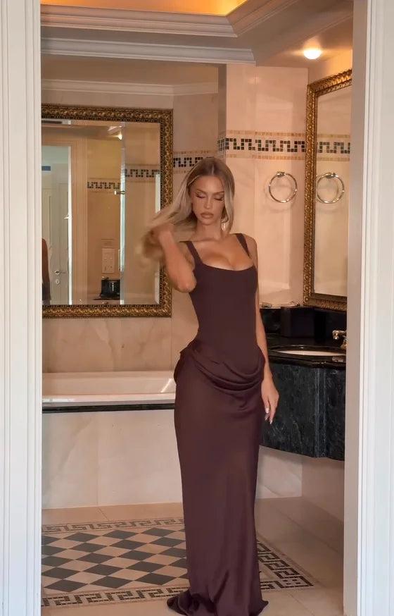 Vestido feminino plissado liso com alças, decote quadrado, sem mangas e ombros à mostra